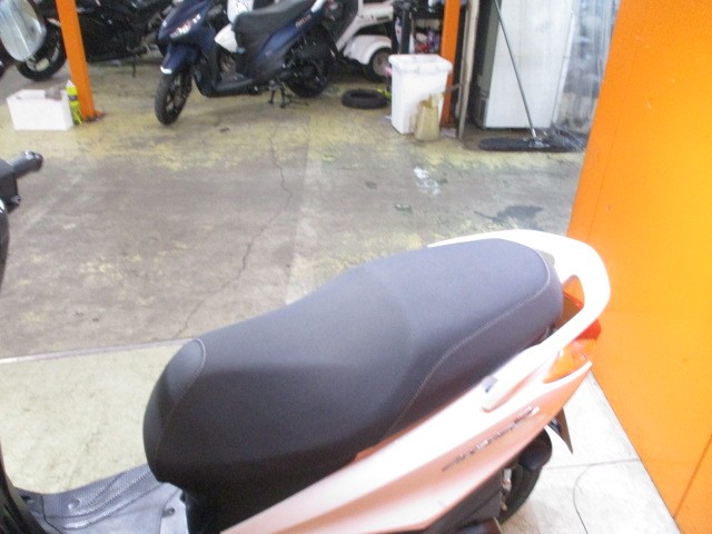 シートもこの通り破れもなければへたりもありません！来店が難しい方はお電話にて通販も可能ですよ！！